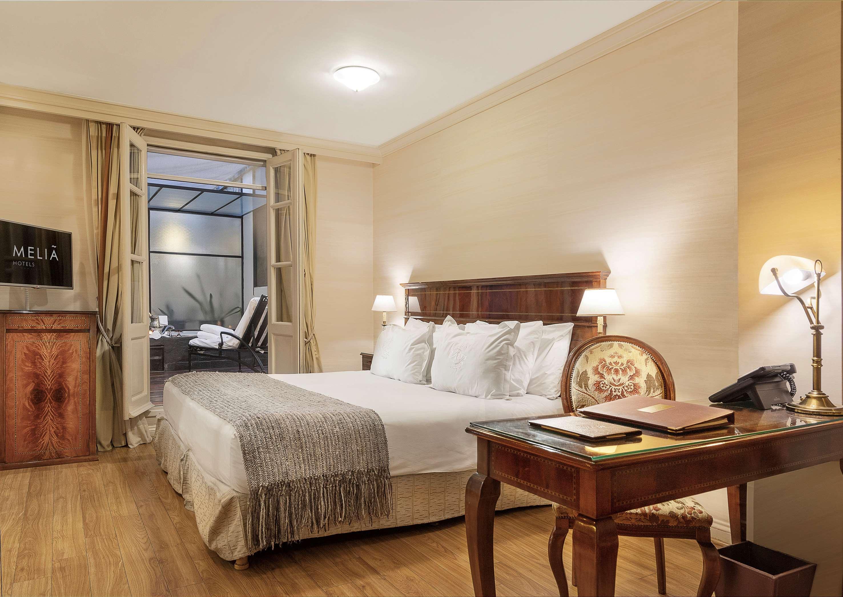 Melia Recoleta Plaza Hotel Buenos Aires Exterior photo A room at the hotel