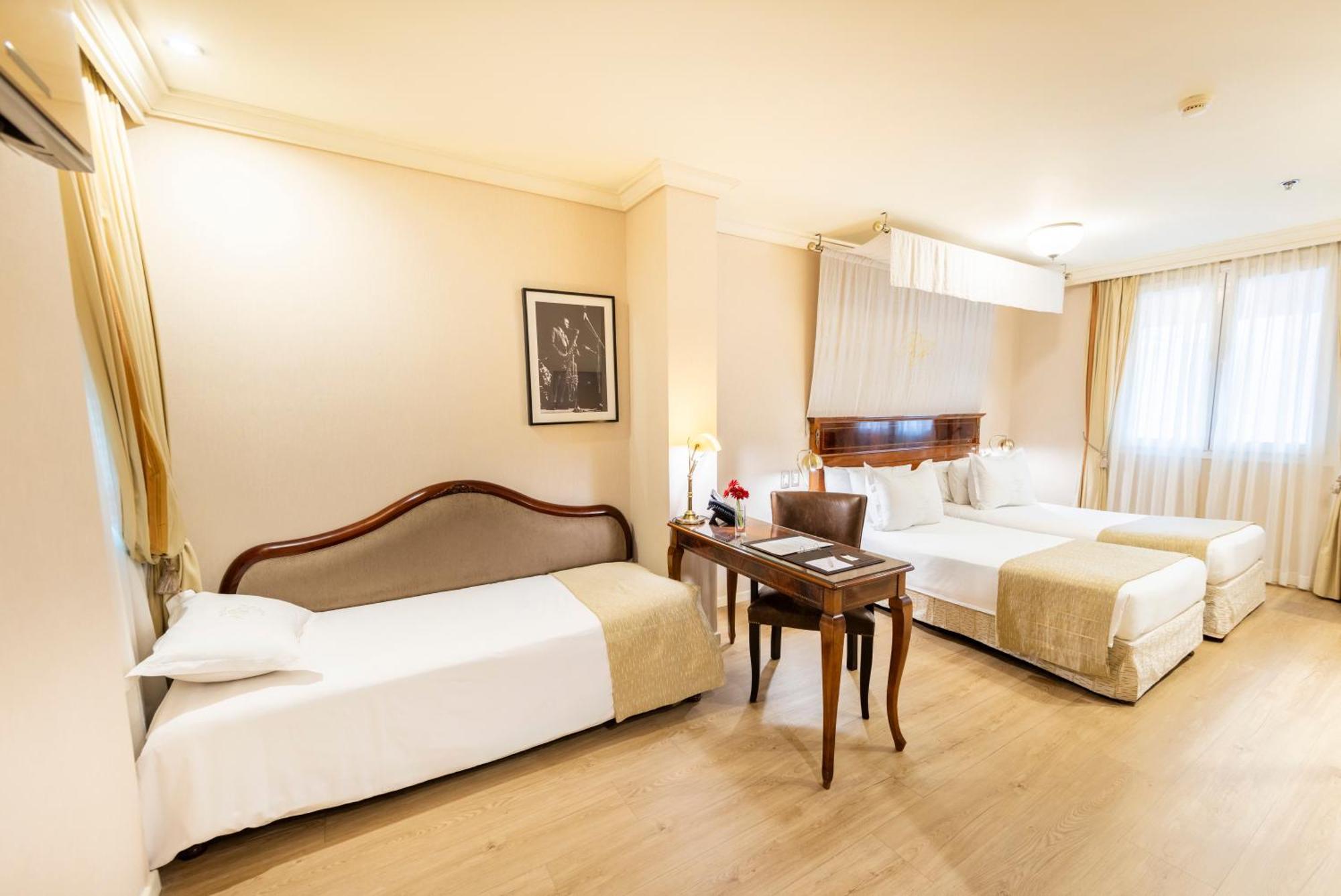 Melia Recoleta Plaza Hotel Buenos Aires Exterior photo A room at the hotel